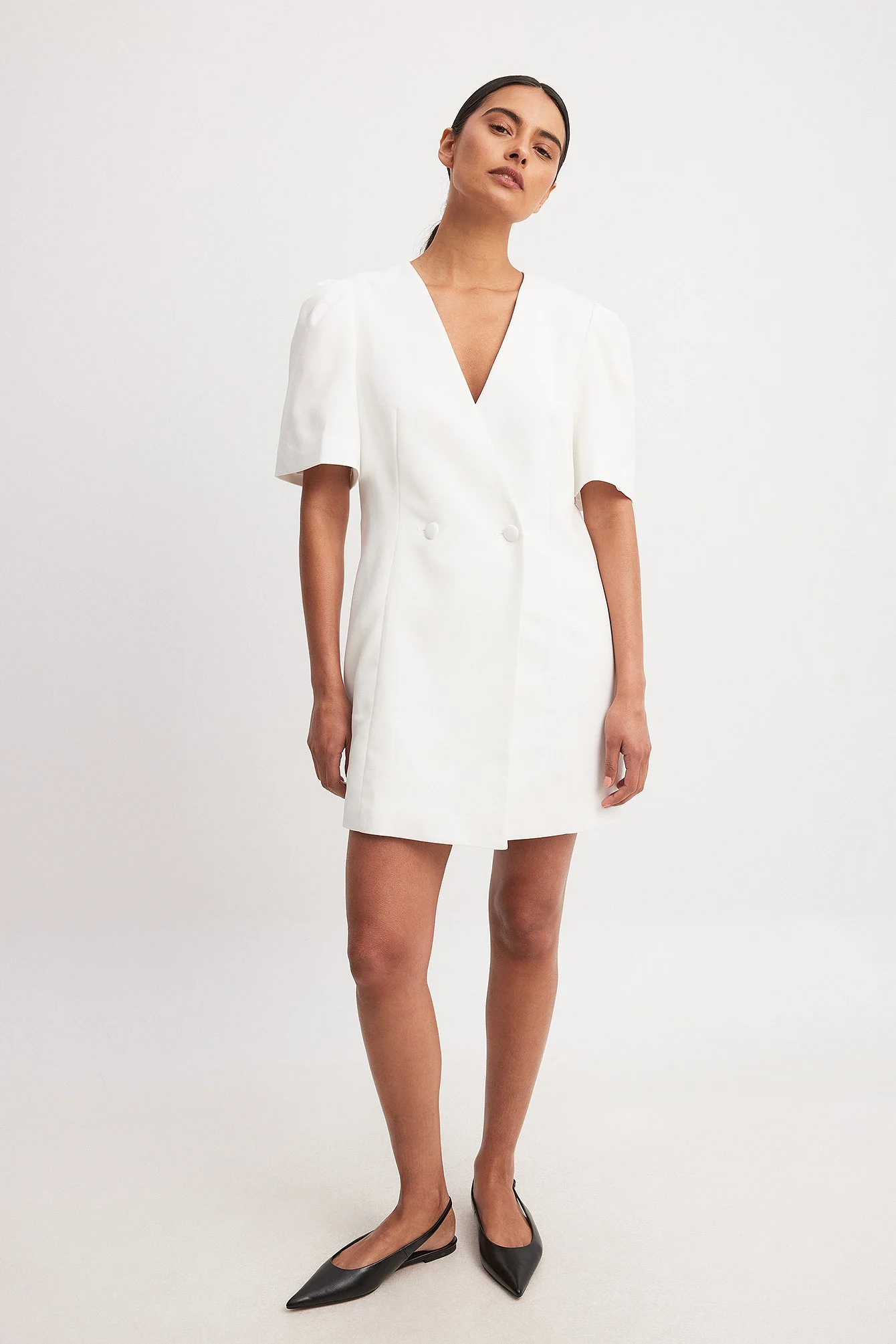 Gewebtes zweireihiges Minikleid