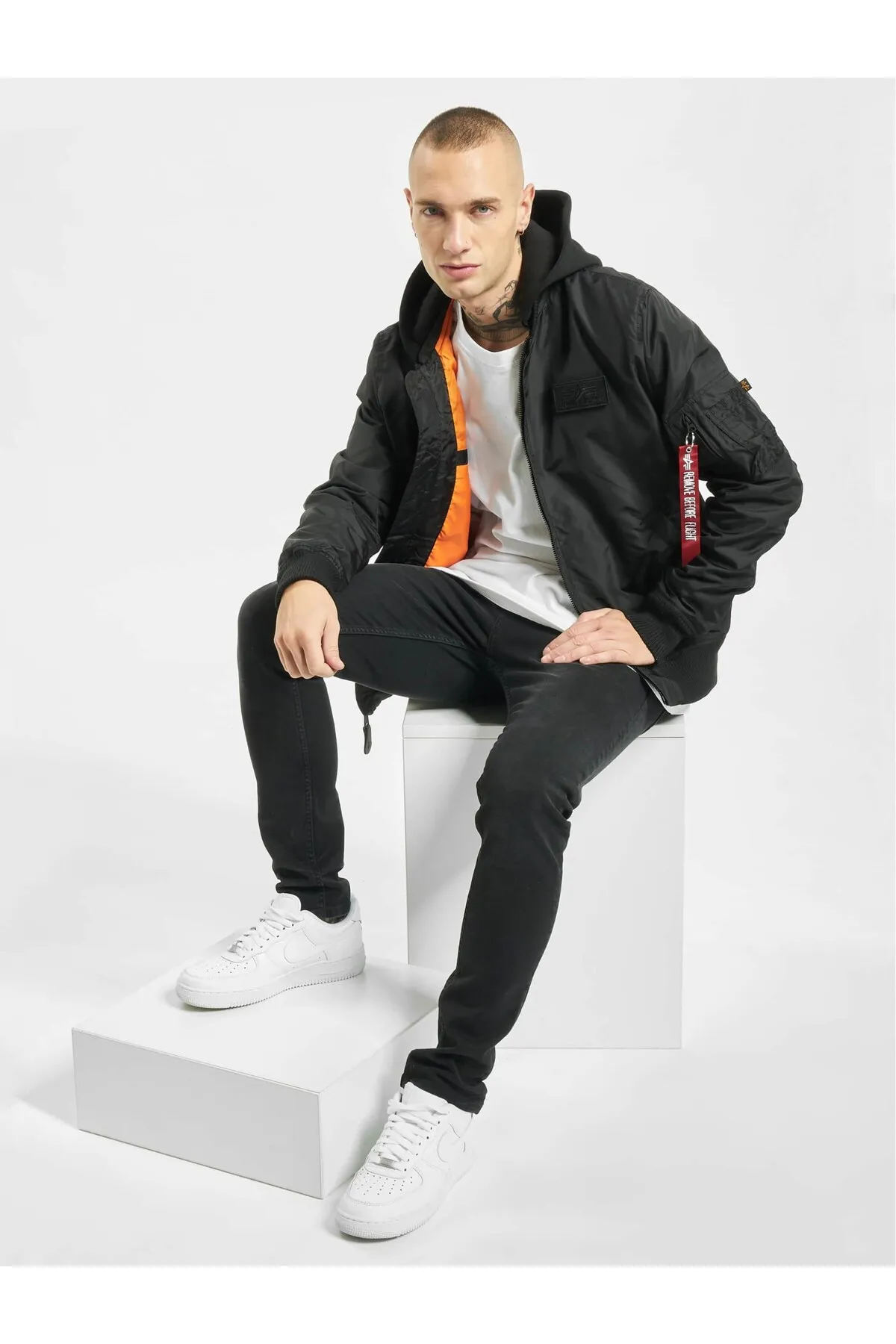 Alpha Industries  Jacke - Schwarz - Regular Fit