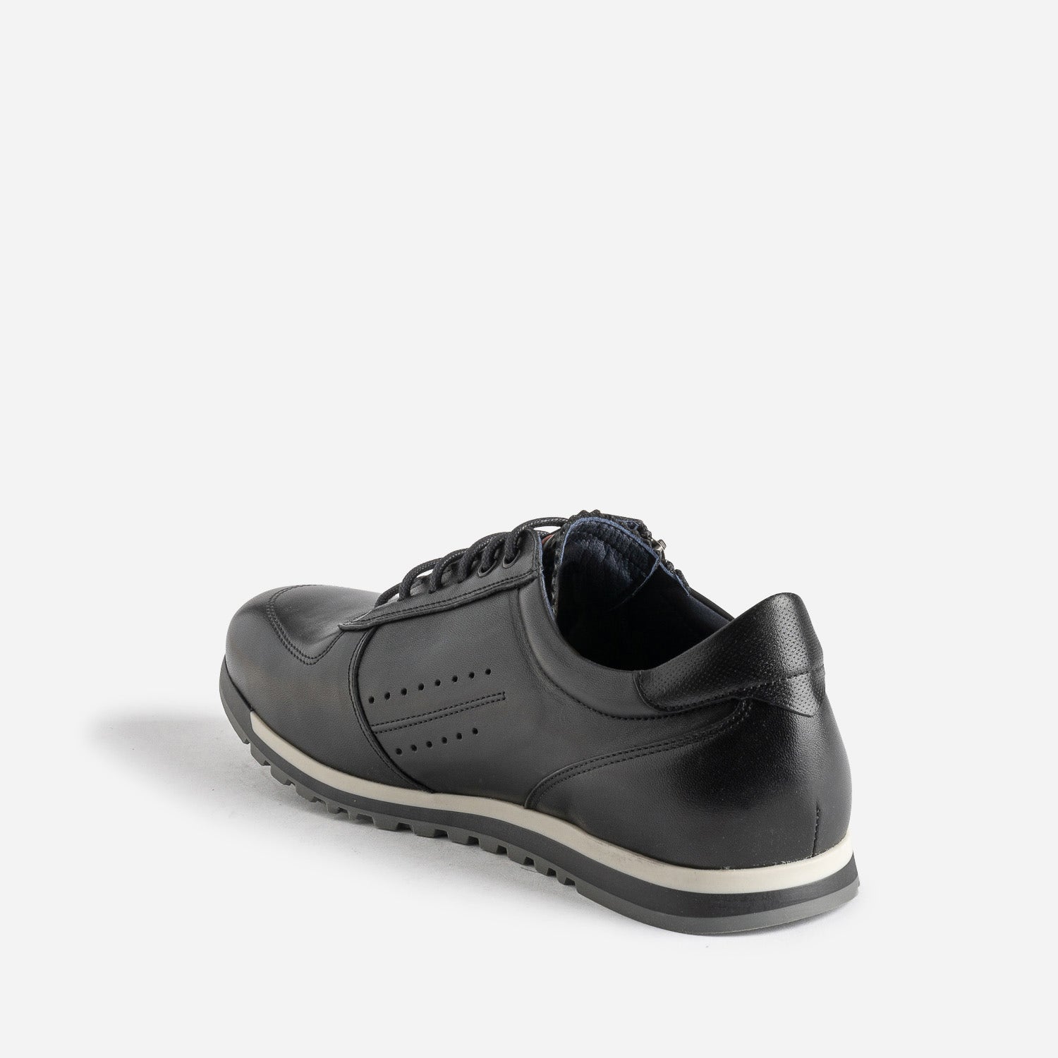 Tennis FLUCHOS noire en cuir