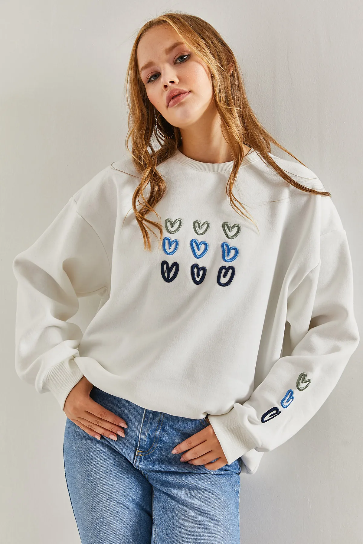 Bianco Lucci  Damen-Sweatshirt mit dreifädigem Raised Heart-Print