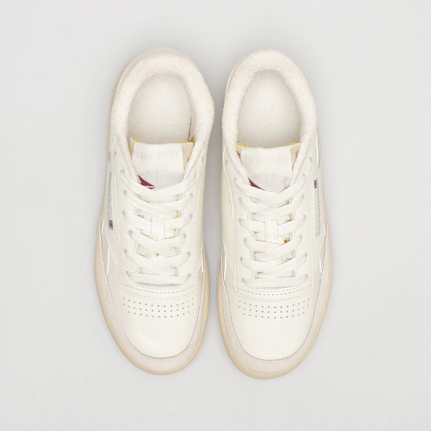 REEBOK CLUB C REVENGE VINTAGE Kremowy