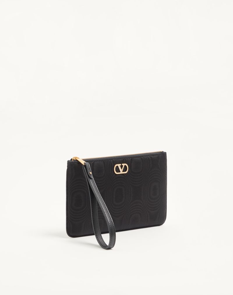 Clutch VLogo Signature em tecido moiré com logo de joia