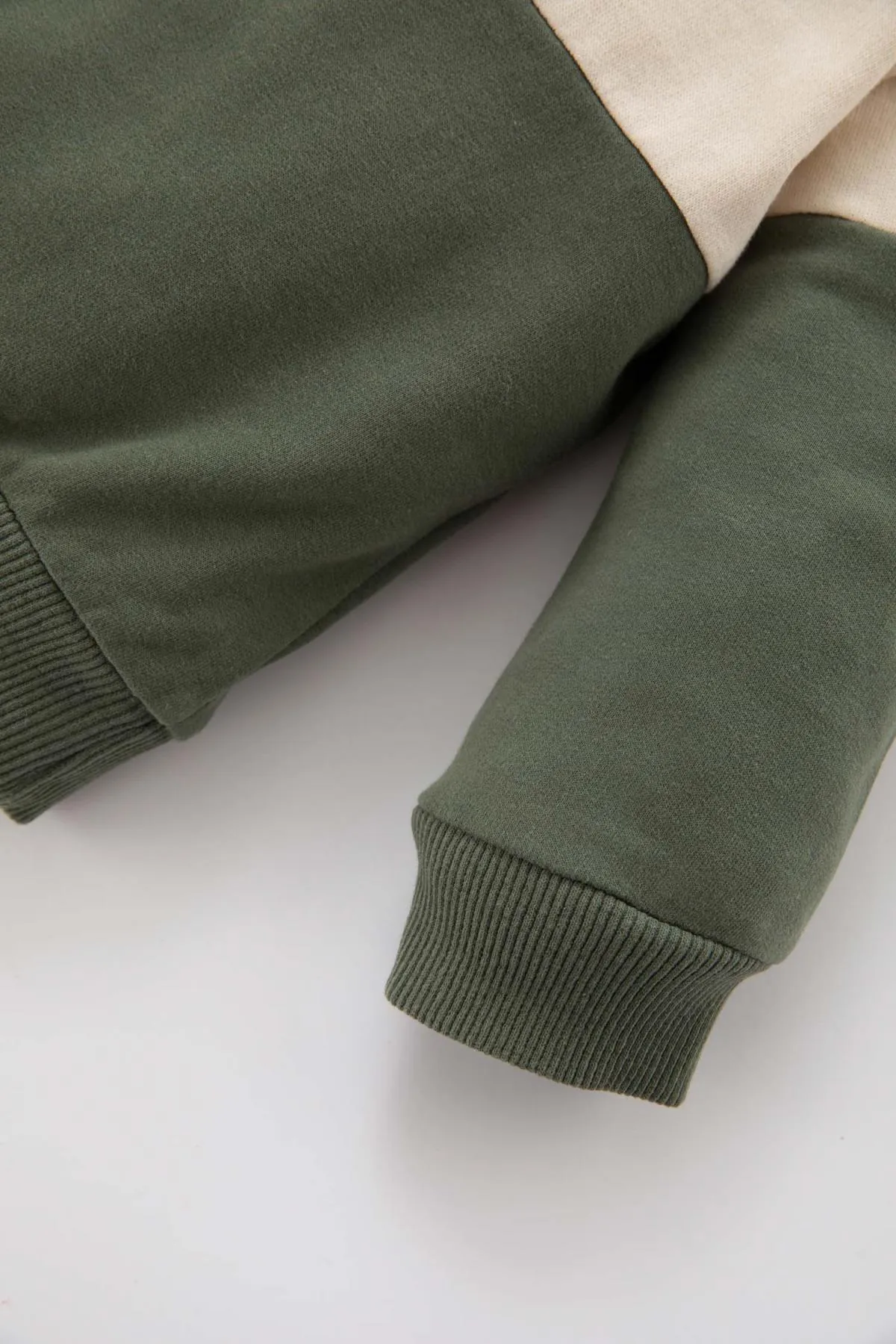 DeFacto  Zweiteiliges Set mit weicher flauschiger Sweatshirt-Trainingshose für Babys und Jungen