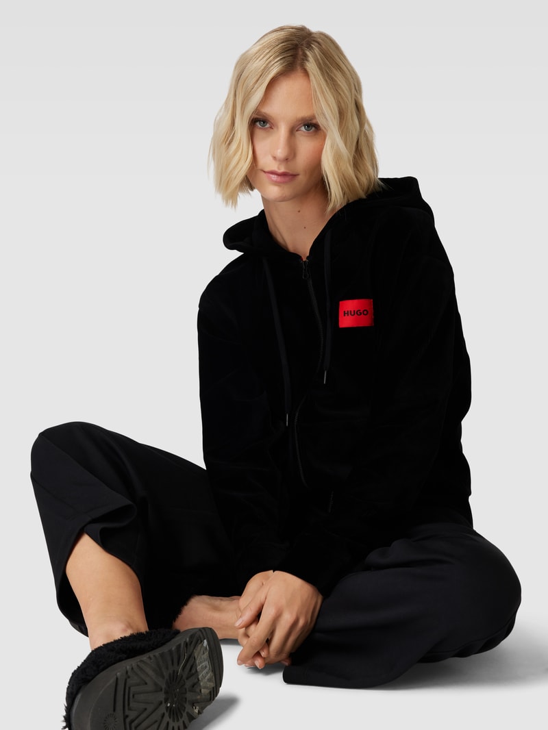 Sweatjacke mit Kapuze Modell 'VELVET' in schwarz