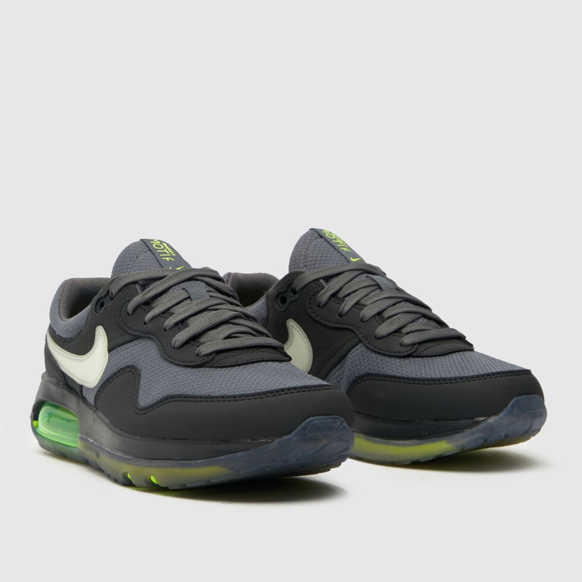 Nike fekete és szürke Air Max motívumos fiú gyerek cipők