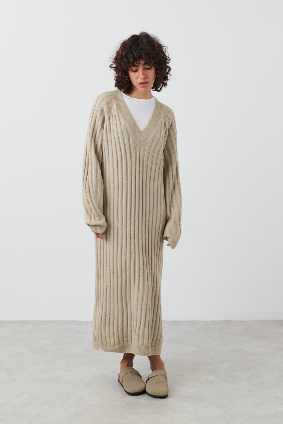 V-neck knitted dress
