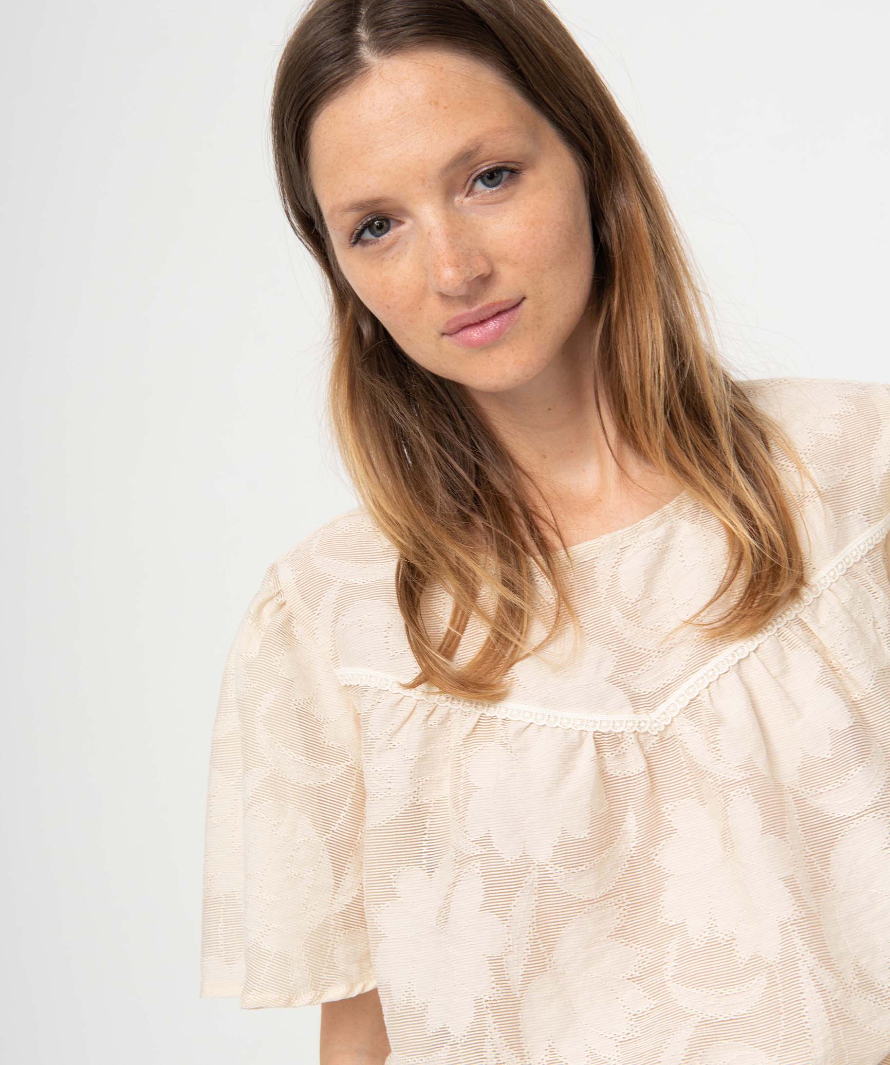 Blouse femme à motifs fleuris avec dentelle ecru | GEMO