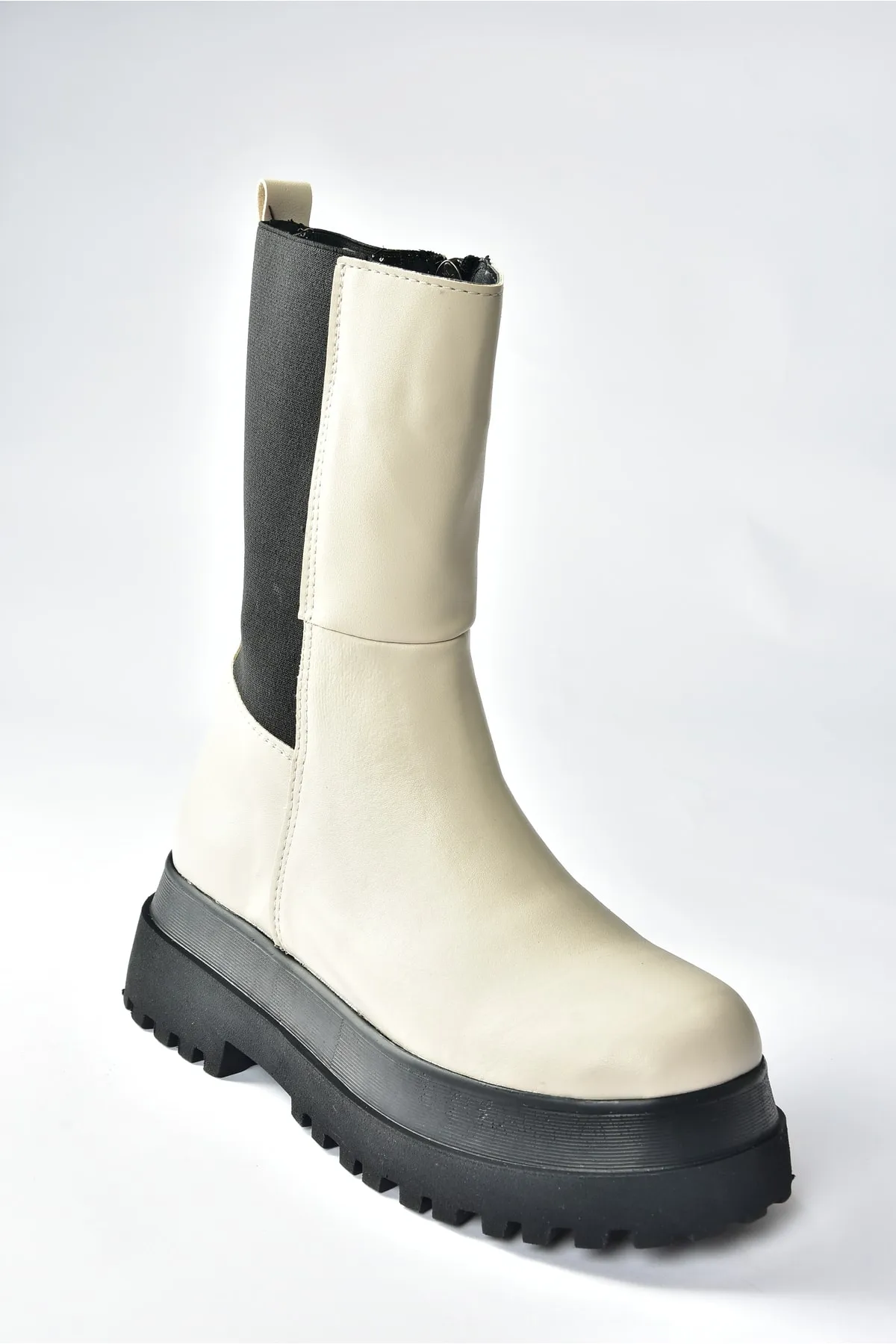 Fox Shoes  Beige Damenstiefel mit dicken Sohlen J267063109