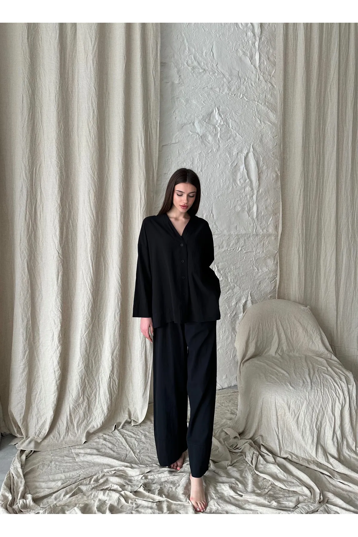 Laluvia  Schwarzes Leinen-Set mit Doppelbeinhose und Hemd