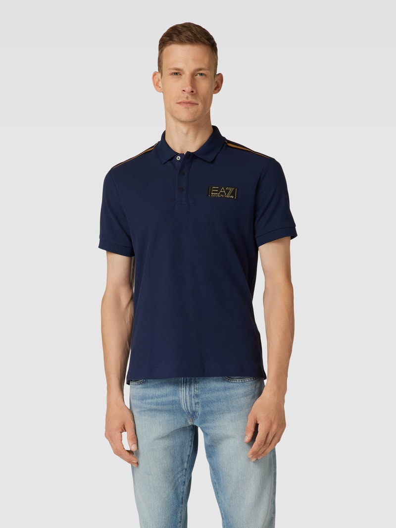 Poloshirt mit Label-Print in marineblau