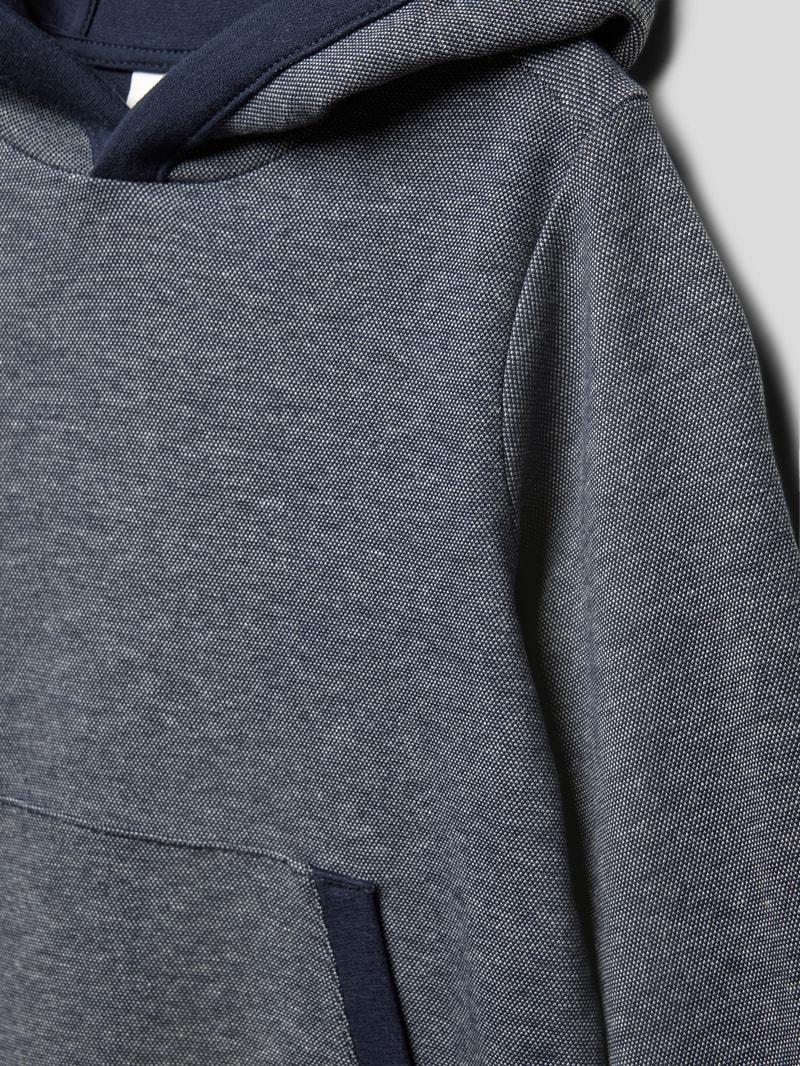 Hoodie in melierter Optik in marineblau
