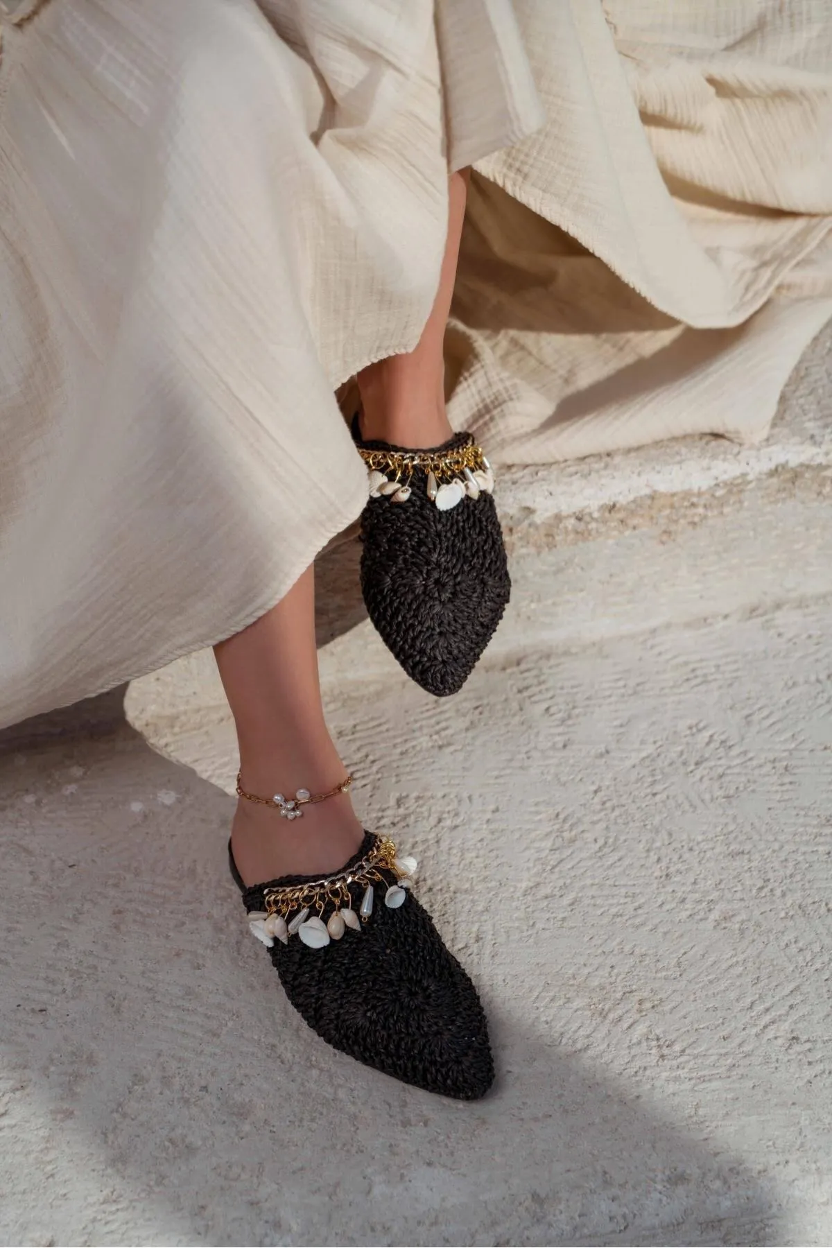 NİŞANTAŞI SHOES  Lisa Schwarze gestrickte Damenhausschuhe mit Muscheldetails