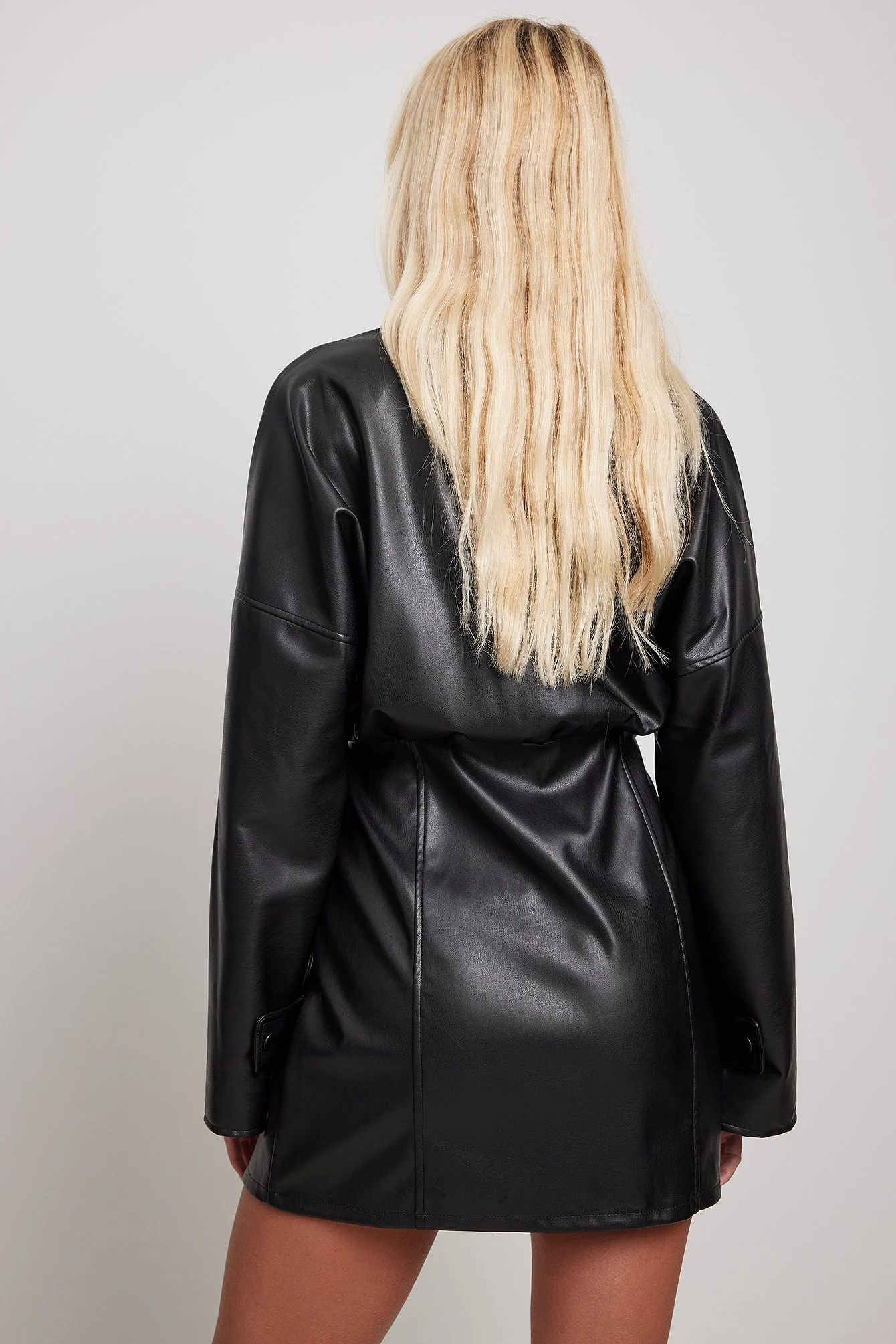 PU-Kleid mit Knöpfen