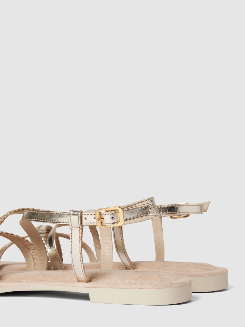 Sandalen im Metallic-Look in gold