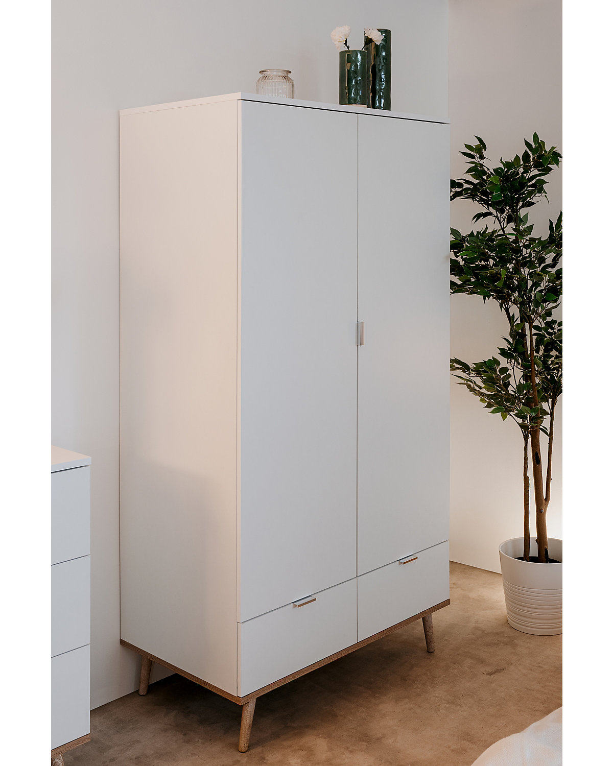 Kleiderschrank 