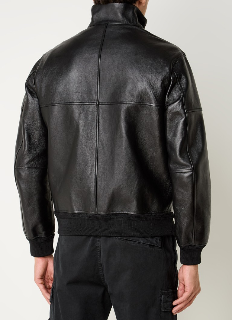 Jachetă bomber Stone Island BB7BC din piele de miel cu buzunare cu fermoar.