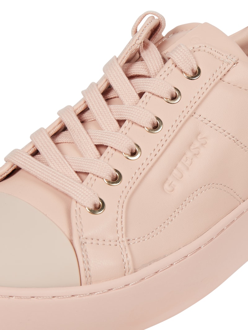 Sneaker mit Label-Schriftzug in pink