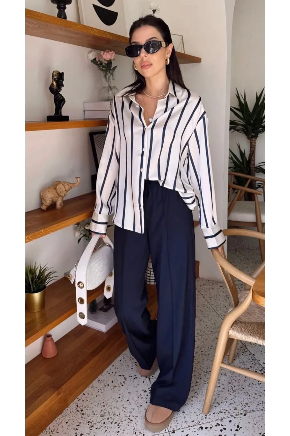 Laluvia  Marineblaue Hose mit hoher Taille, Naht vorne und elastischem Bund