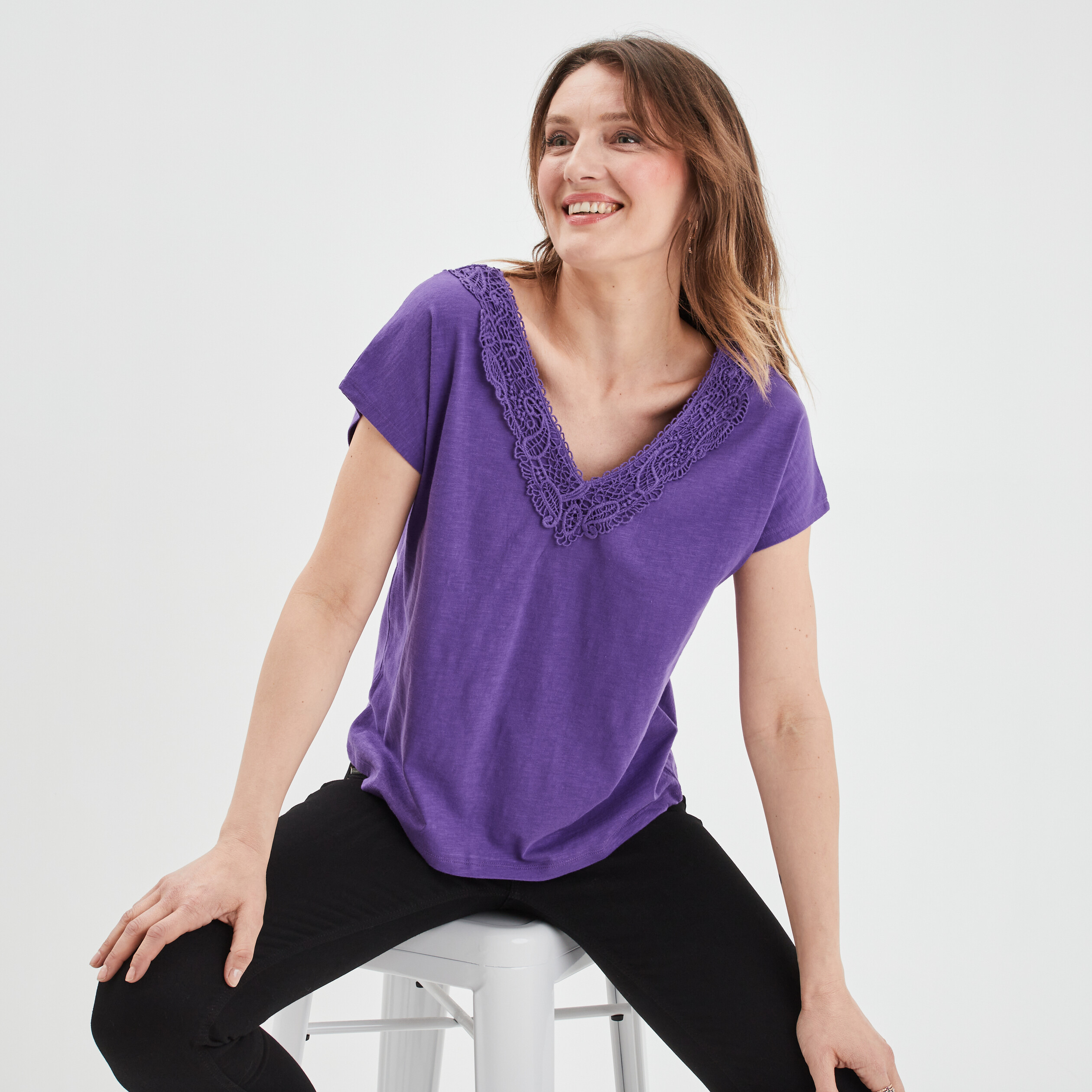 T-shirt col V macramé manches courtes violet femme | La Halle