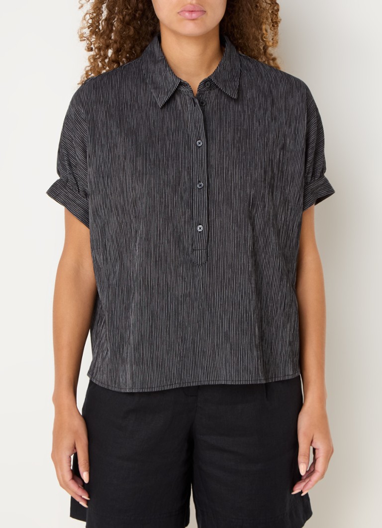 OPUS  Faletta tuniek met ribstructuur