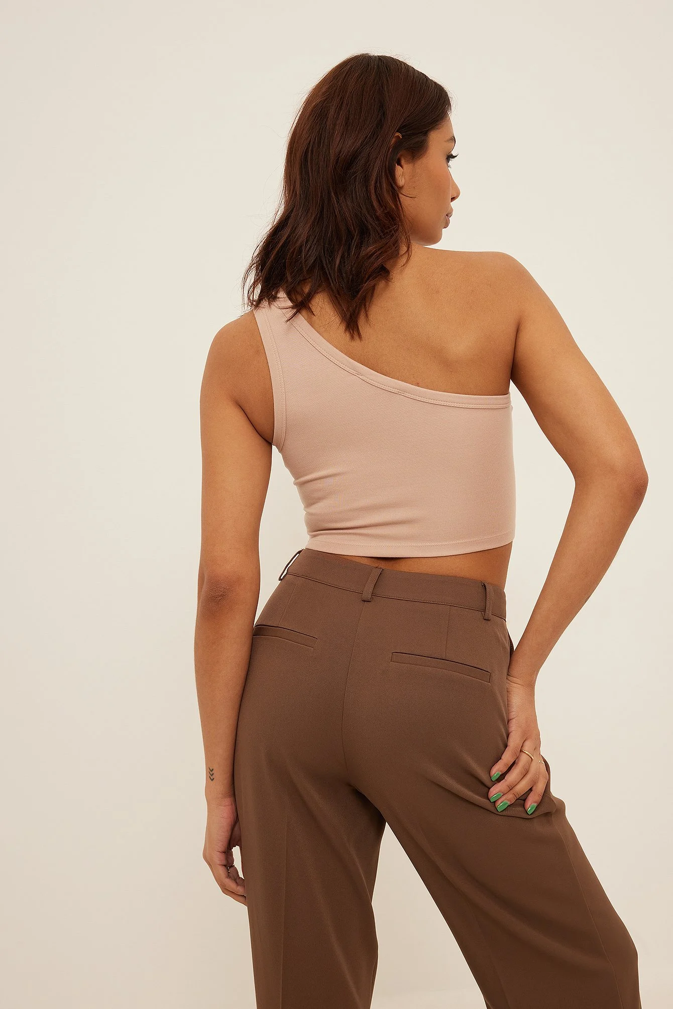 Einseitig schulterfreies Crop Top
