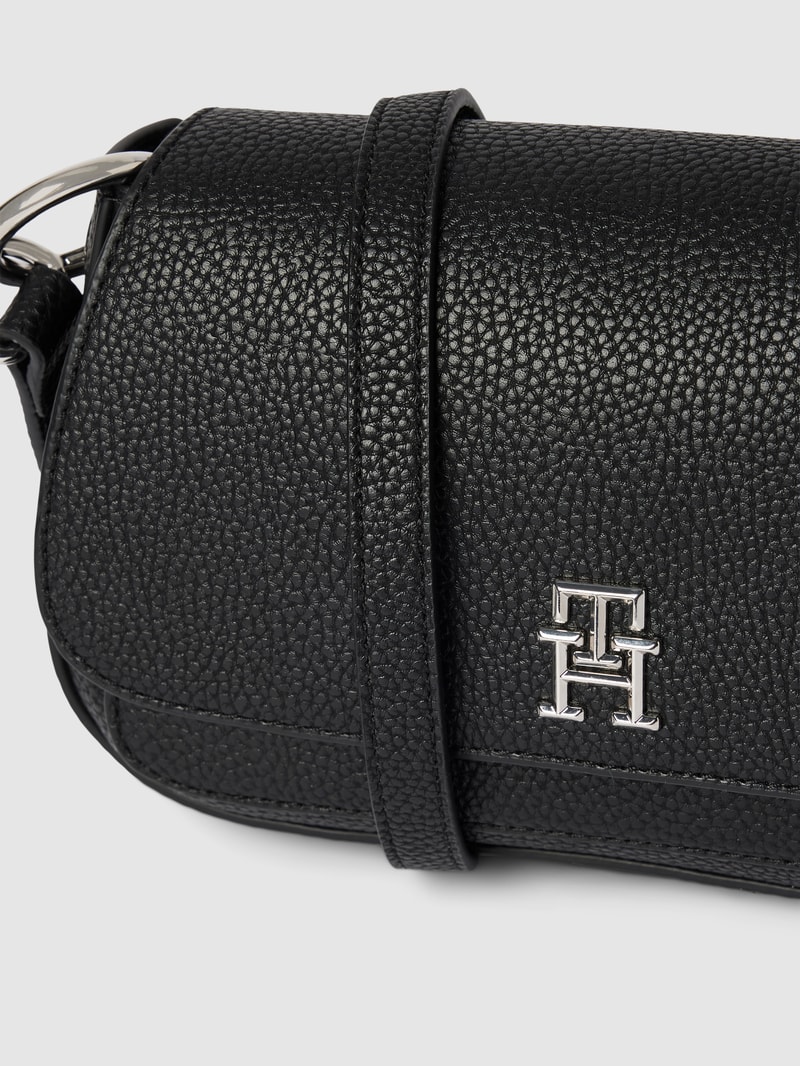 Saddle Bag mit Label-Detail in schwarz