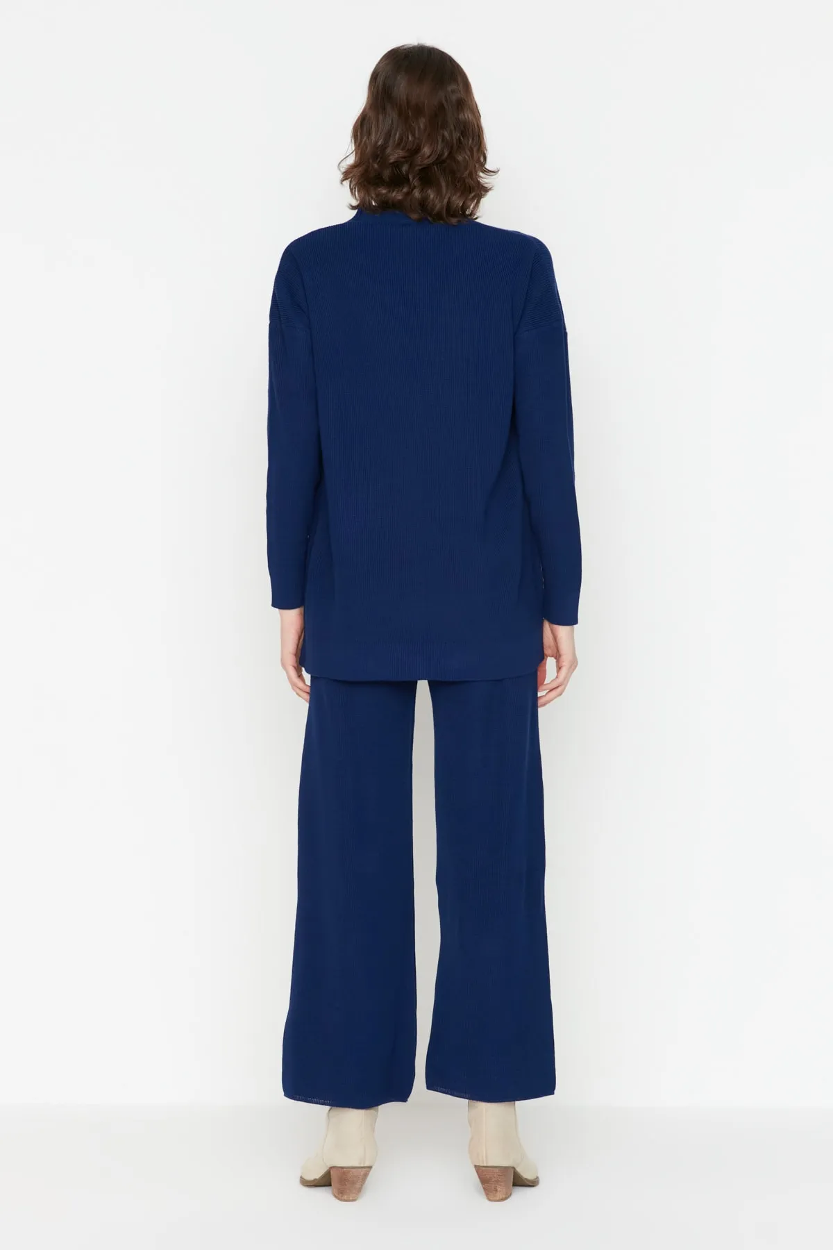 Trendyol Collection  Marineblaues Super-Oversize-Strickoberteil und -Unterteil-Set TWOAW23AU00001