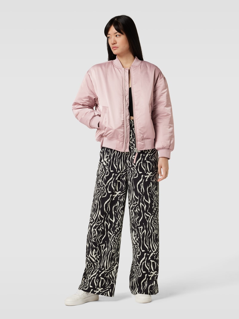 Bomberjacke in Satin-Optik in rosa