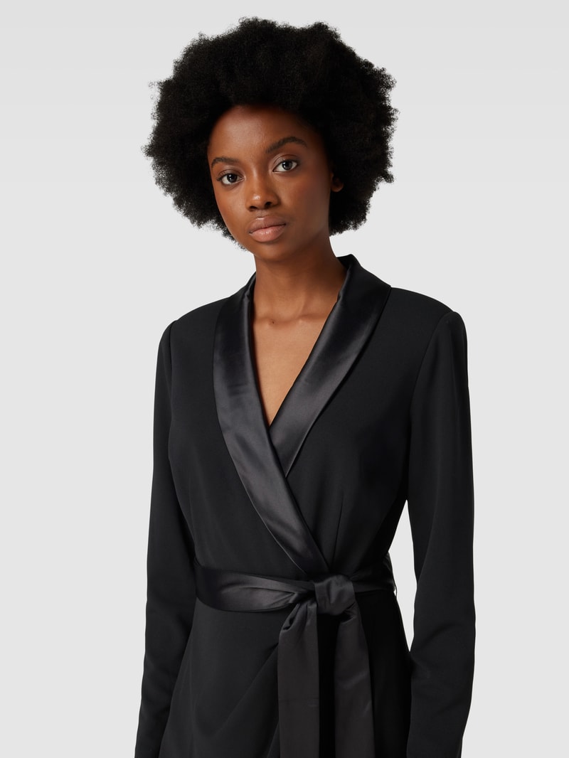 Cocktailkleid mit Taillengürtel in schwarz