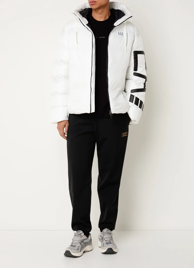 Jachetă brodată Emporio Armani, cu glugă și logo imprimat.