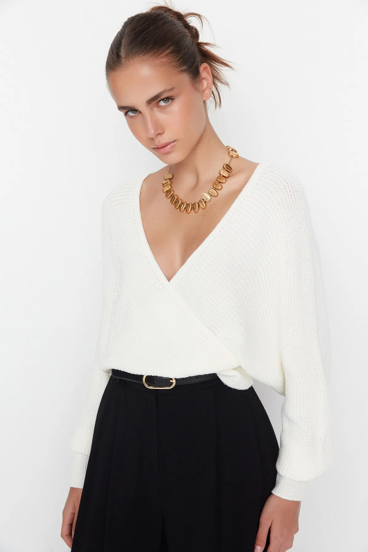 Trendyol Collection  Ecrufarbener zweireihiger Strickpullover TWOAW21KZ1277
