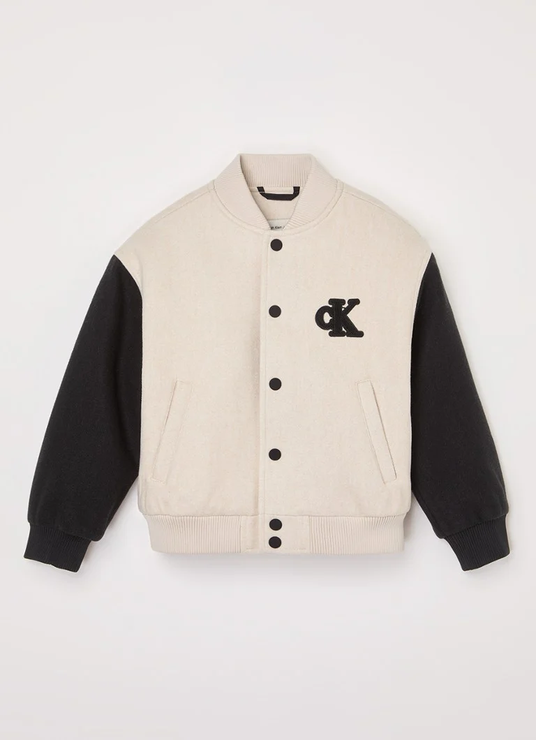 Calvin Klein baseball jakna z vezenim logotipom in stranskimi žepi