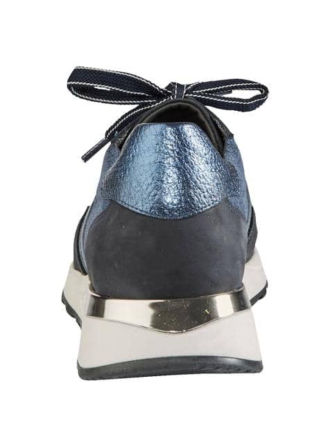 Schnürschuh