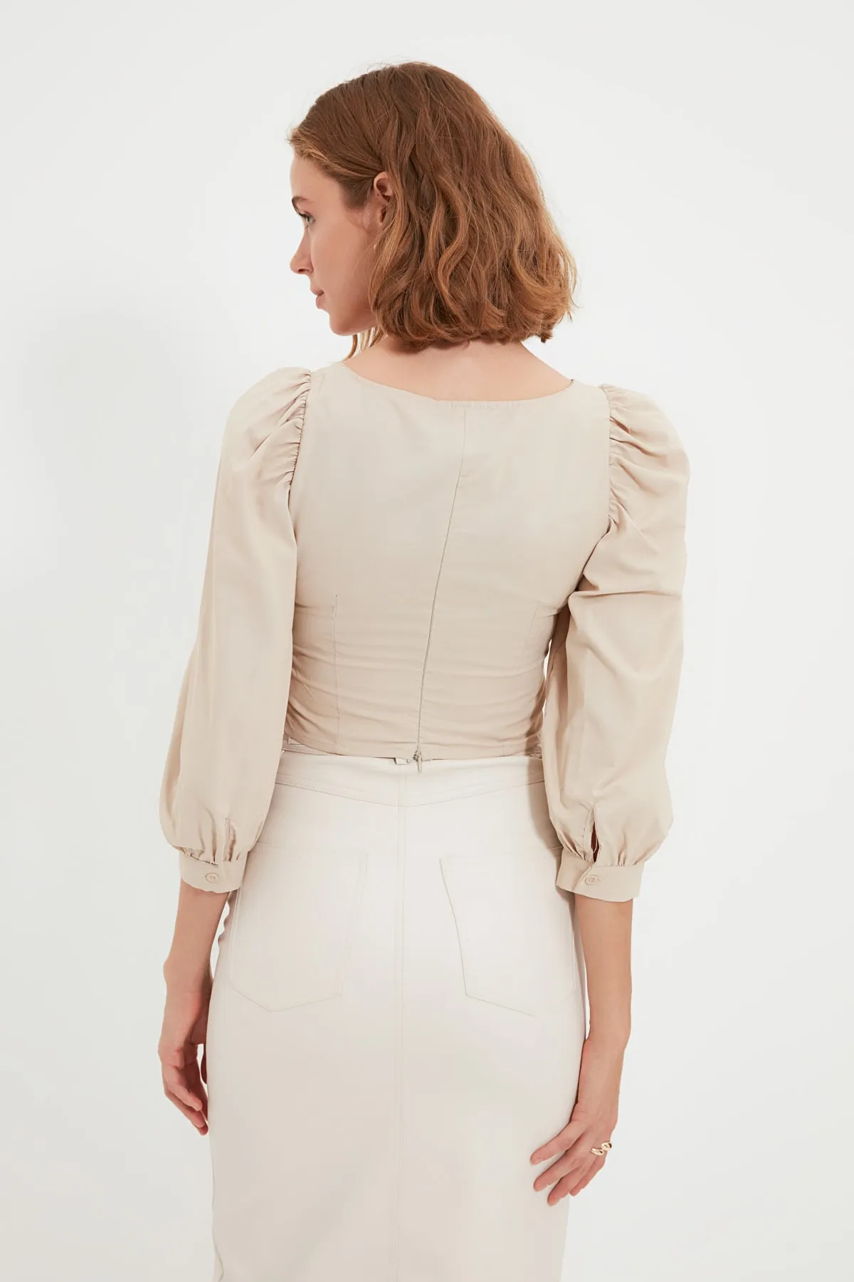 Trendyol Collection  Nerzfarbene, gewebte Bluse mit Ballonärmeln und quadratischem Ausschnitt TWOAW21BZ0210
