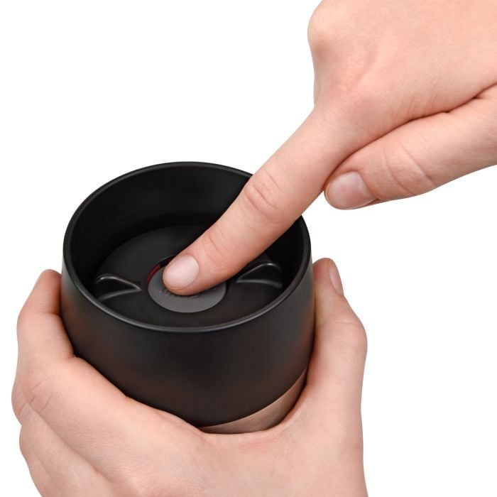 TRAVEL MUG ISOLIERBECHER