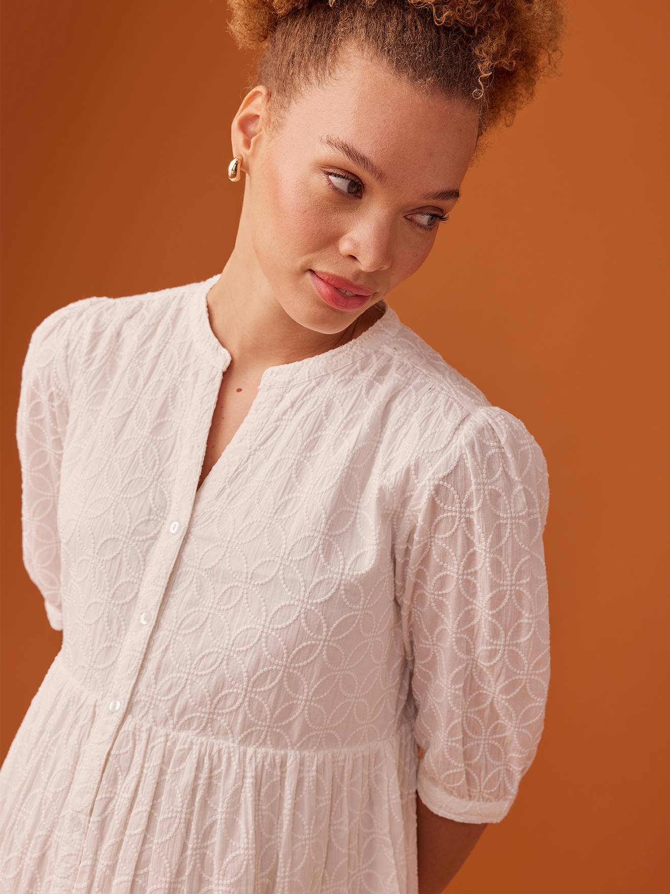 Envie de Fraise Kleid mit Lochstickereien für Schwangerschaft & Stillzeit ENVIE DE FRAISE - wollweiß