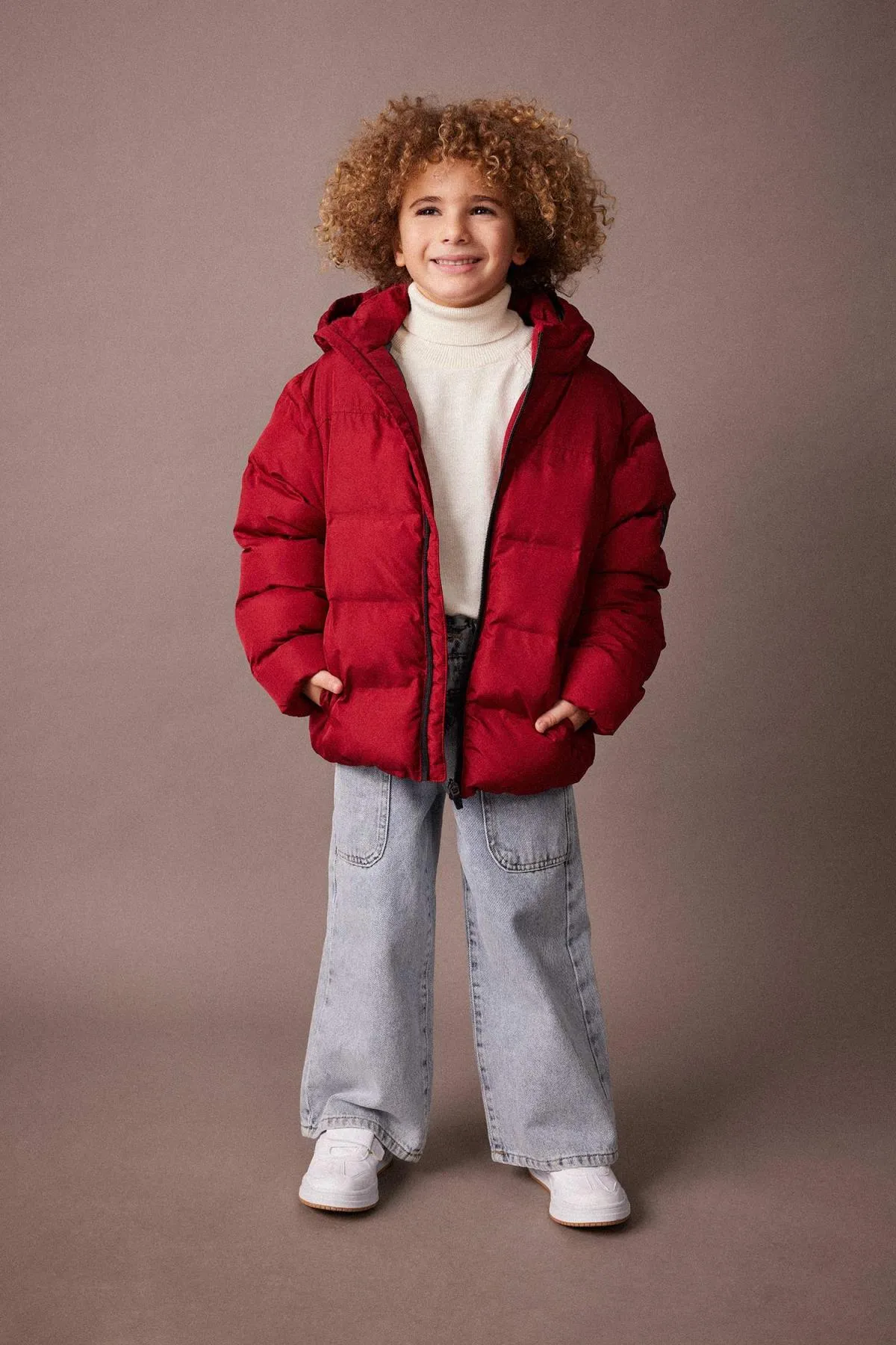 DeFacto  Wasserabweisende Pufferjacke mit Kapuze für Jungen A2246a823wn