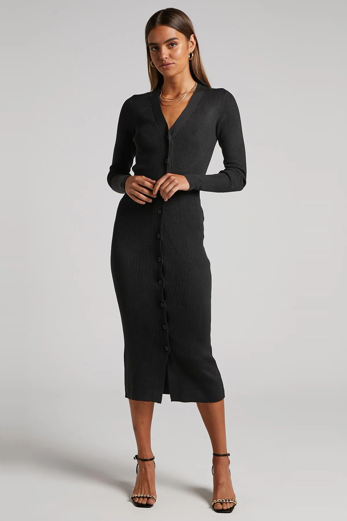 Madmext  Schwarzes, geknöpftes, langes Strickkleid mit V-Ausschnitt Mg1703