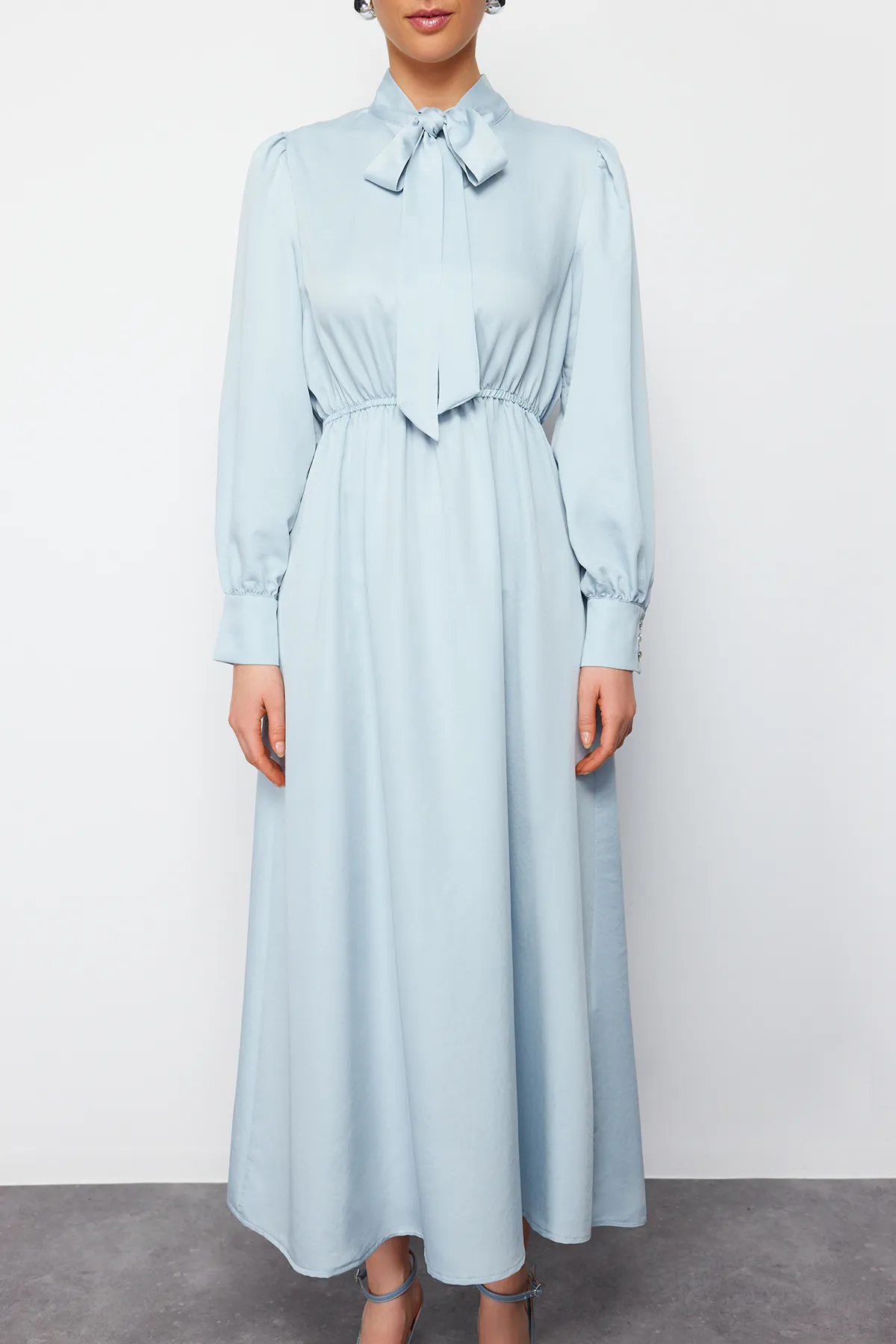 Trendyol Modest  Hellblaues, gerade gewebtes Kleid mit Kragen und Bindeband TCTSS24EB00136