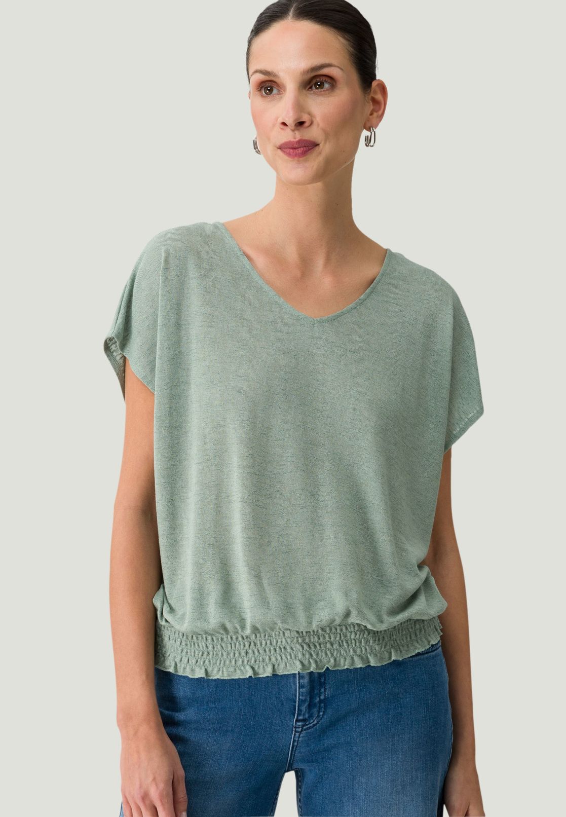 Shirt mit Rückenausschnitt