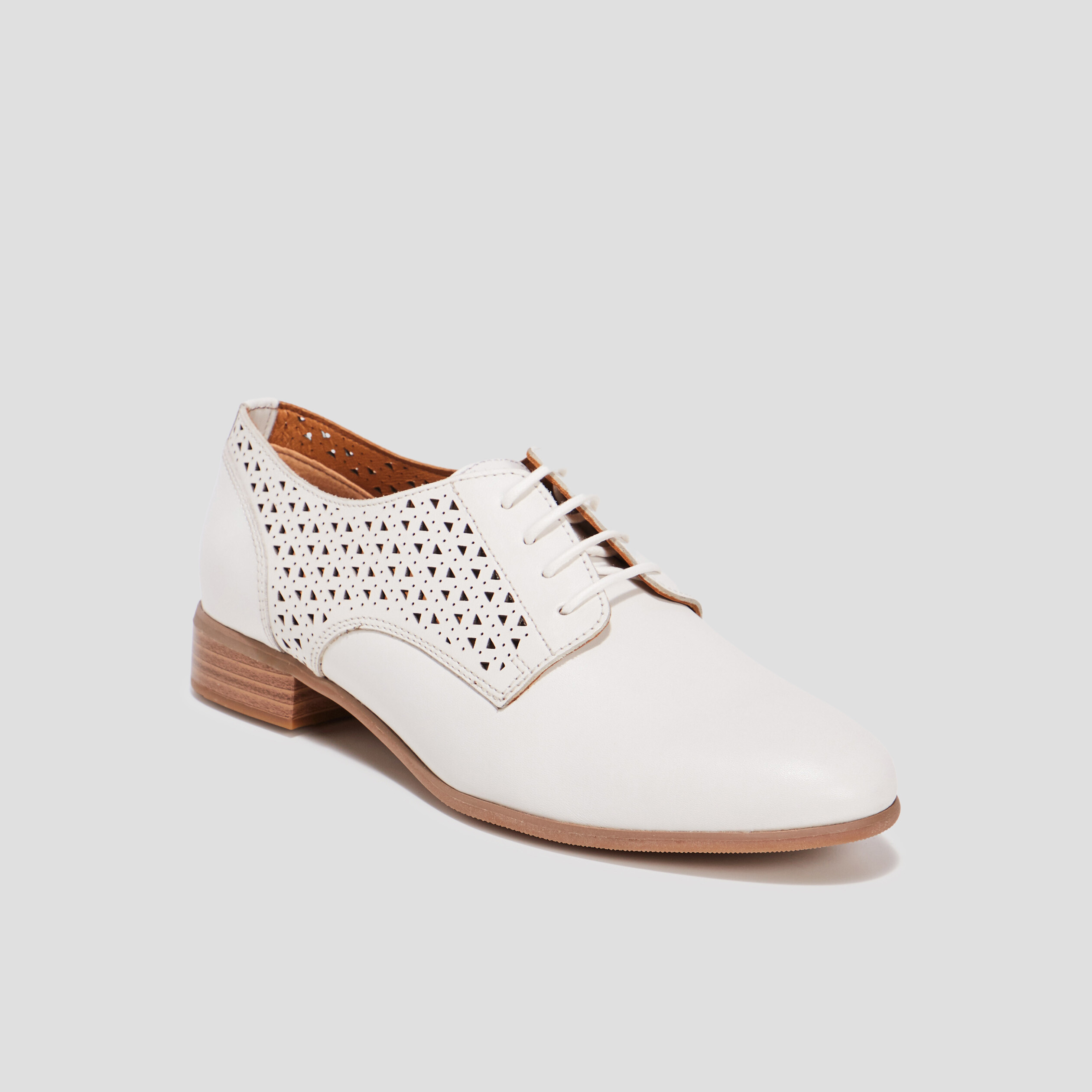 Derbies perforées en cuir blanc femme | La Halle