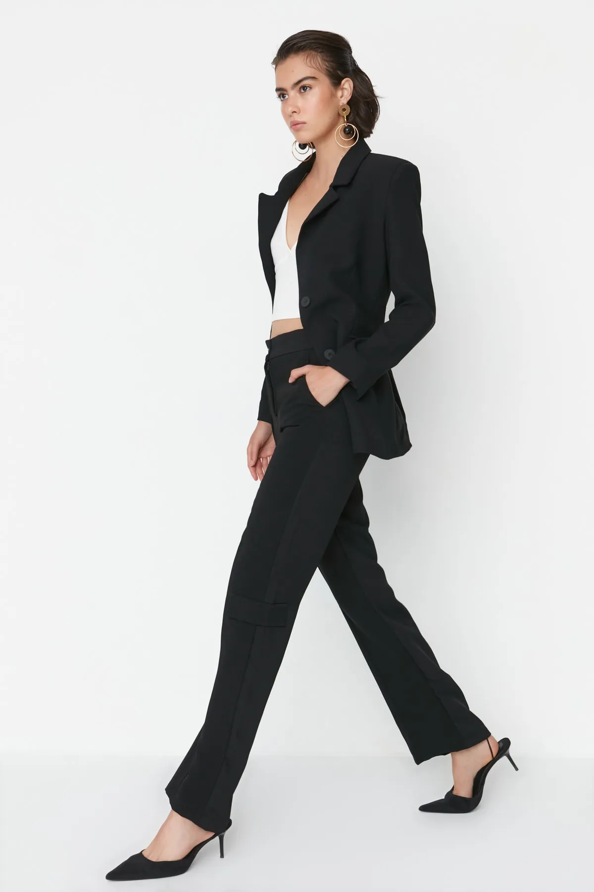 Trendyol Collection  Schwarze, gerade geschnittene Webhose TWOAW23PL00041