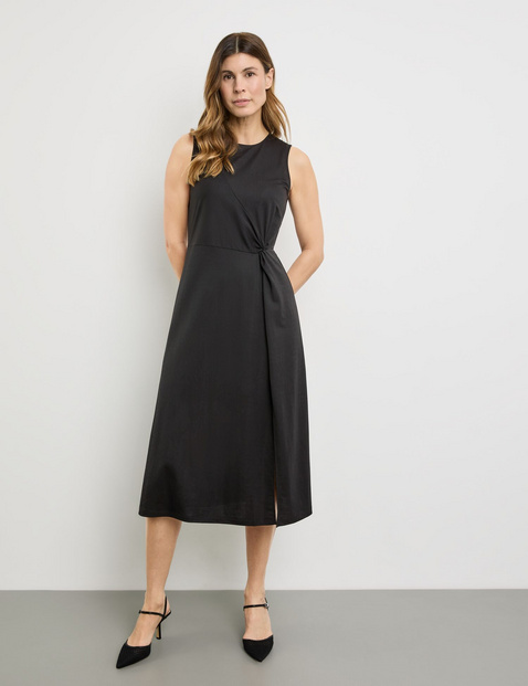 Midikleid mit Knotendetail