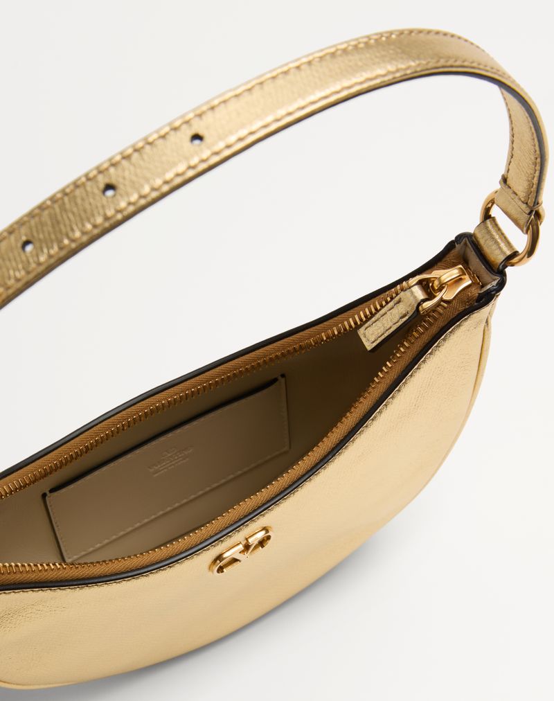 Mini Borsa Hobo VLogo Signature In Vitello Granato Laminato
