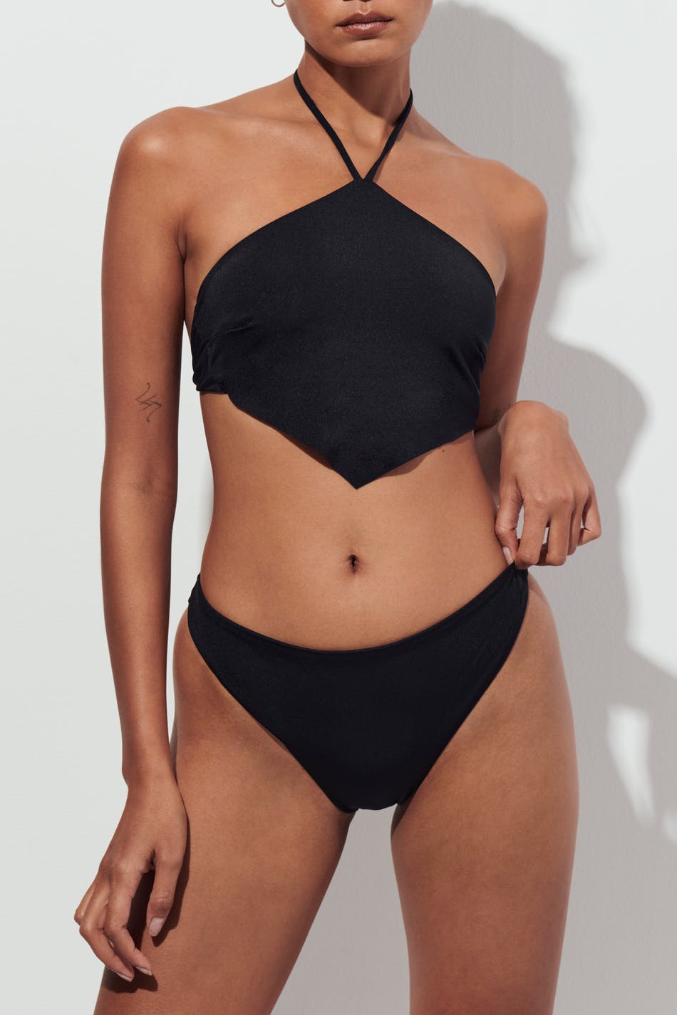 High shine bikini brief