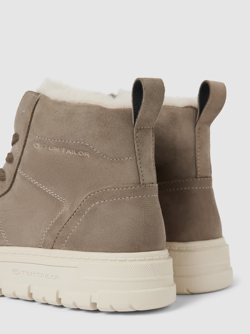 Sneaker mit Kunstfellbesatz in khaki