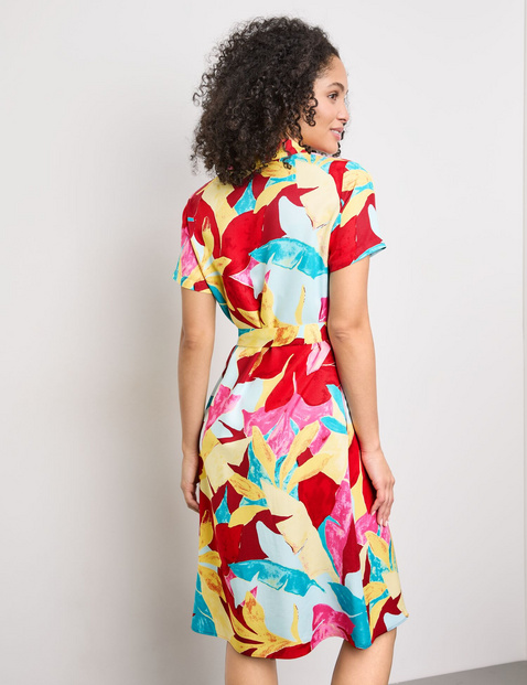 Nachhaltiges Blusenkleid mit Taillenband