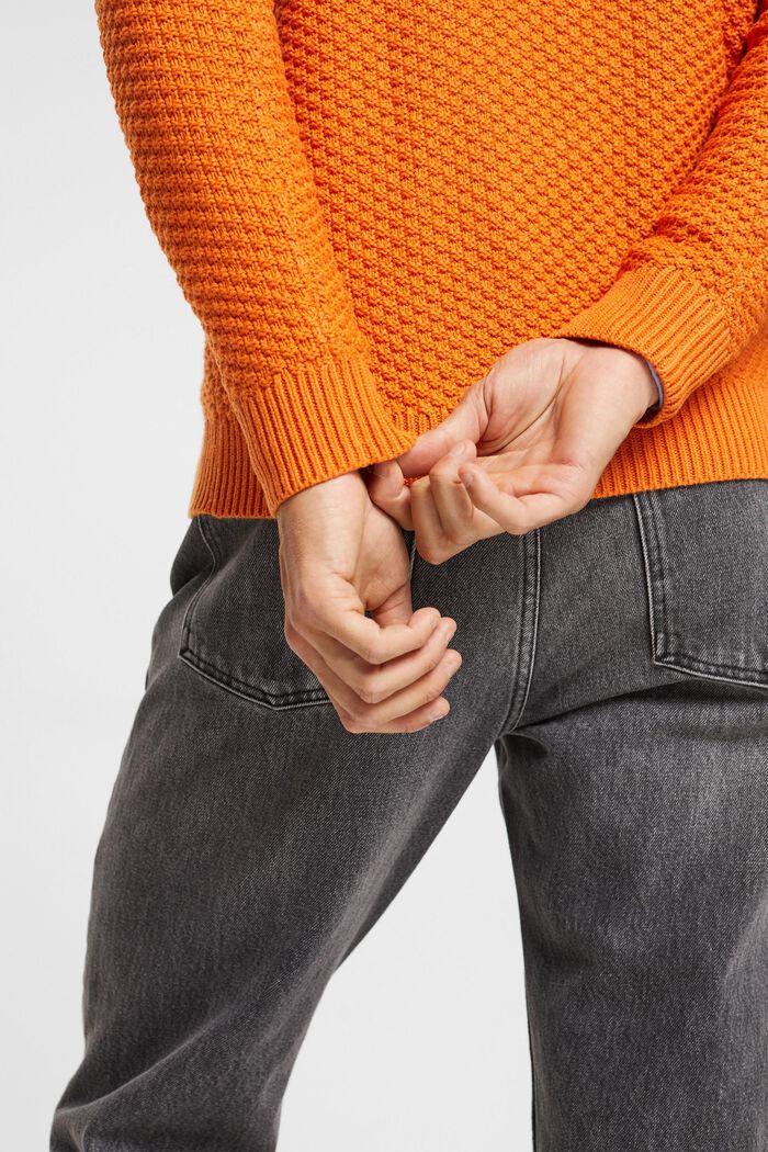 Pullover mit Zopf-Muster
