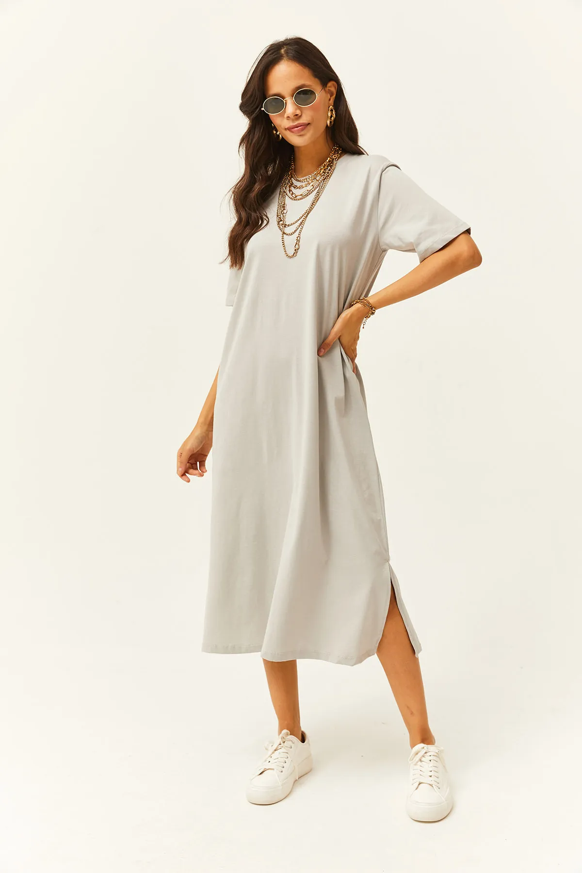 Olalook  Graues Oversize-Baumwollkleid von Yunus für Damen mit Seitenschlitzen ELB-19001880