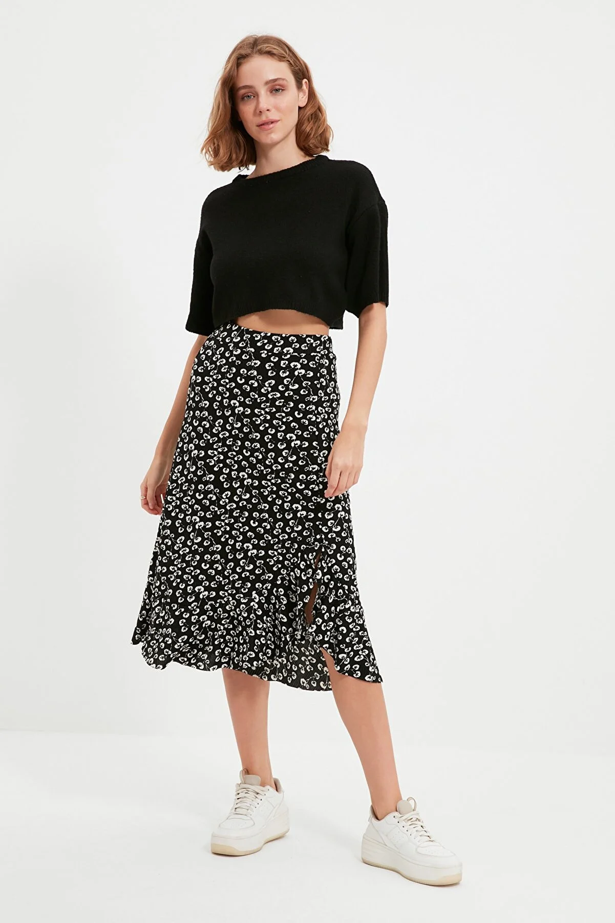 Trendyol Collection  Schwarzer bedruckter High-Waist-Midirock aus Stretch-Strick mit Raffung und Volant TWOSS21ET0029